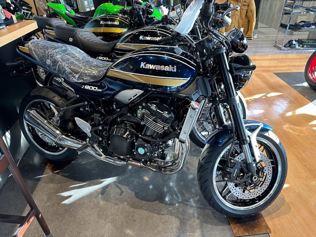 カワサキプラザ　Z900RS